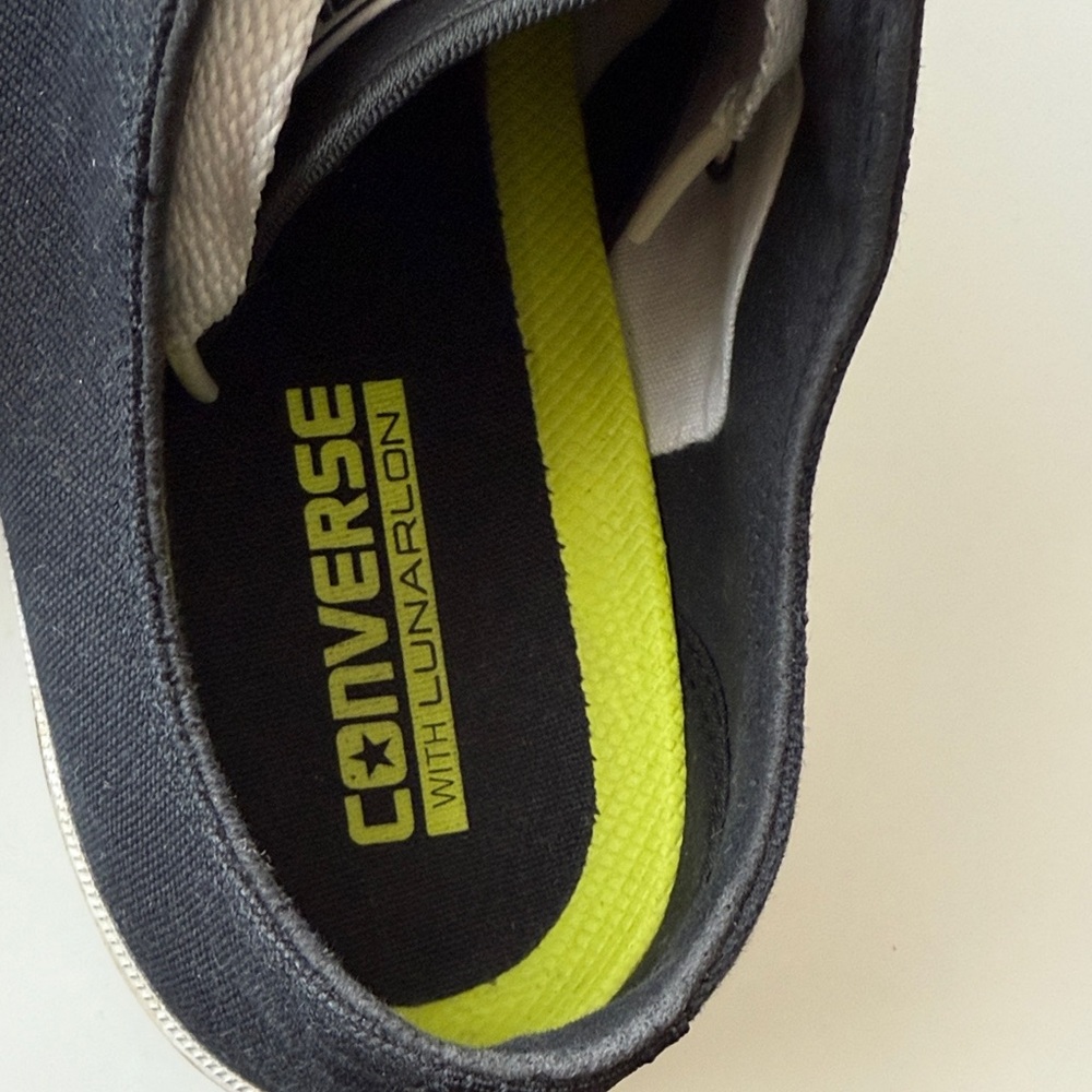 Converse•Black and White Canvas Sneakers•Size 8.5 - Picture 9 of 9
